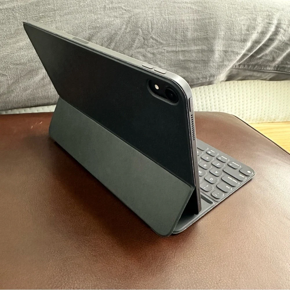 Apple Smart Keyboard Folio (for 11-inch for iPad Pro)